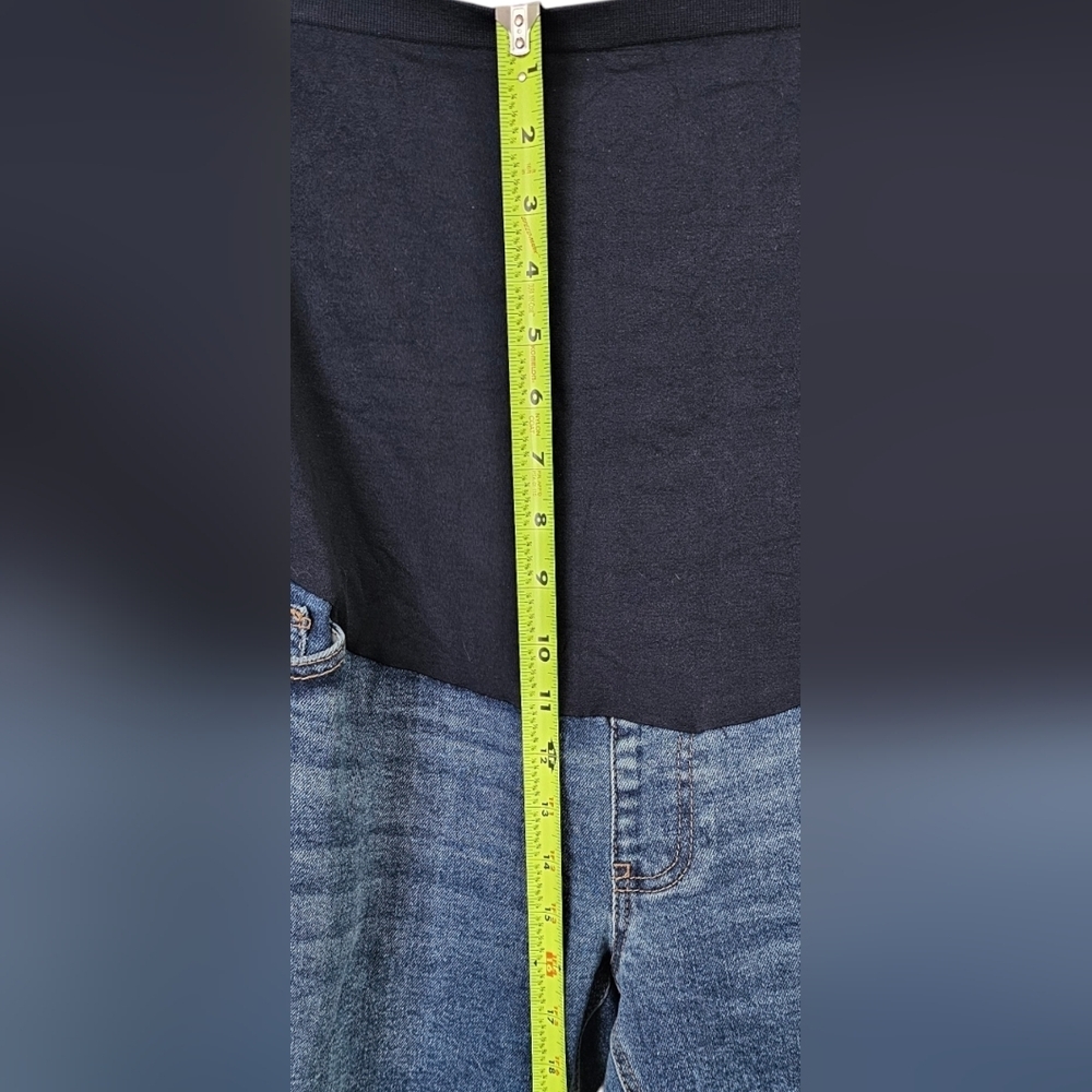 Time & True - Distressed w/ Holes Mid Length Cut-Off Maternity Shorts​​ - Picture 9 of 10